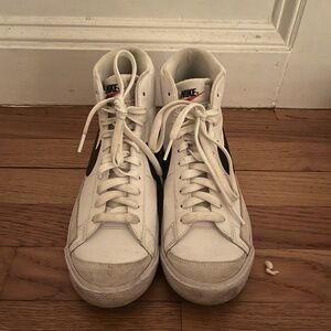 Nike Blazer Mid 77 Vintage Youth  Size 6.5